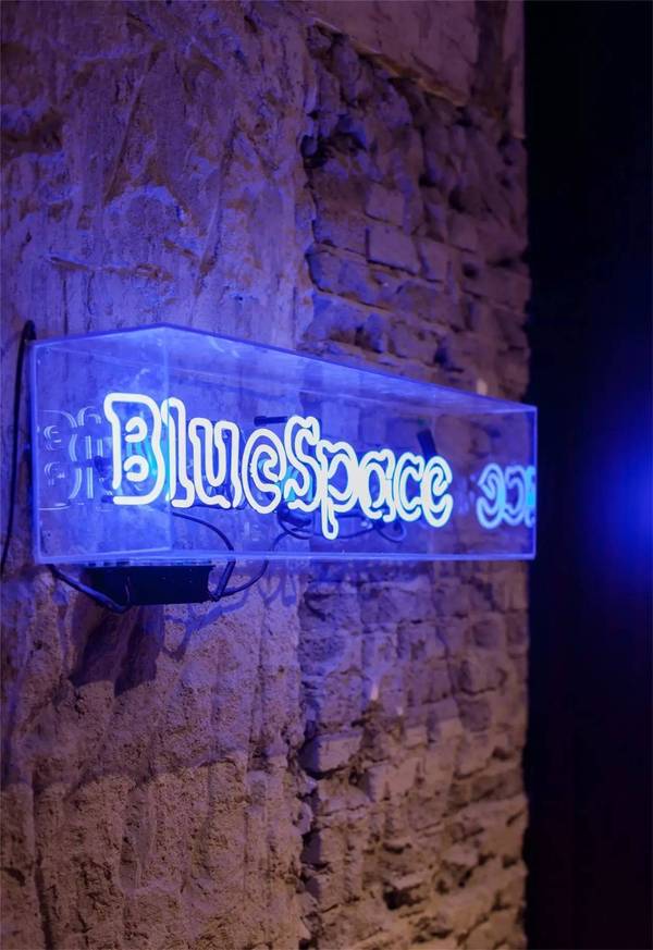 剝掉飾面，演繹時尚的清貧 | Blue Space 辦公室